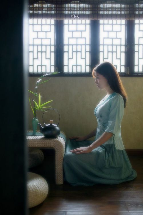 湖滨赛道上，运动员尽展风采，xs贵还是x贵