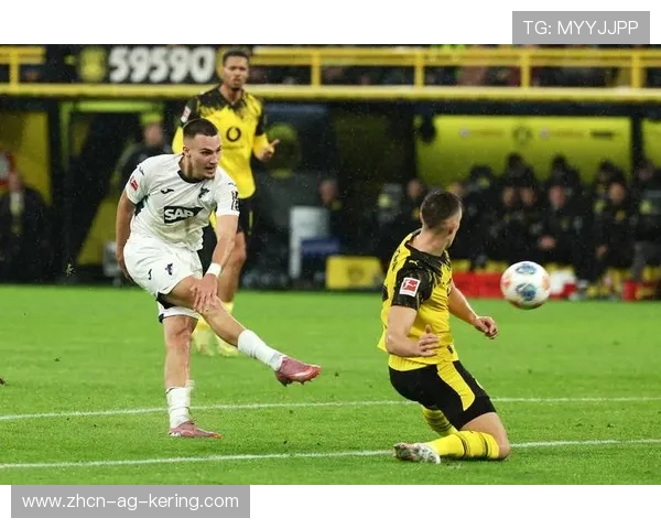 德甲多特迅速换位,前锋完成致命一击